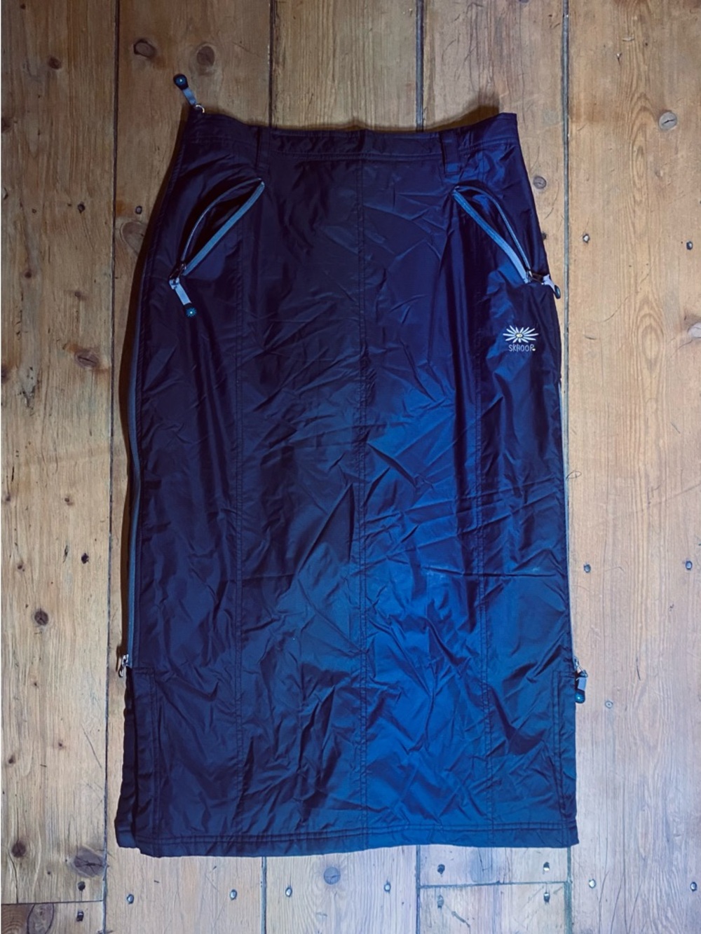 Skhoop Black Outdoor Side-Zip Skirt